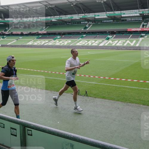 05.10.2025 - 20. swb-Marathon Bremen Michael Burmester http://msf.ph/oto/9274955 05.10.2025 12:51:00 Laufen im Stadion 122, 334, 503, 601, 688, 736, 745, 1025, 1033, 1037, 1044, 1166, 1359, 1450, 1499, 1577, 1689, 1909, 2059, 2381, 2493, 3228, 3267, 3291, 3419, 3608, 3661, 4032, 4104, 4366, 4654, 4962, 5184, 5418, 5551, 5564, 5817, 5838, 6066, 6210, 6252, 6401, 6477, 6681, 6717, 6775, 7493, 7723, 8083, 8995, 511, 679, 845, 906, 939, 1388, 1707, 2721, 3259, 3353, 4318, 4367, 4938, 5118, 5389, 5873, 6214, 6216, 6281, 6717, 7826, 7963, 8873, 8907 meine-sportfotos.de