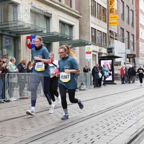 05.10.2025 - 20. swb-Marathon Bremen Strokosch-Dieckow http://msf.ph/oto/9274973 05.10.2025 11:13:07 Ziel 10273, 10433, 11117, 11367, 10273, 10433, 11117, 11367 meine-sportfotos.de