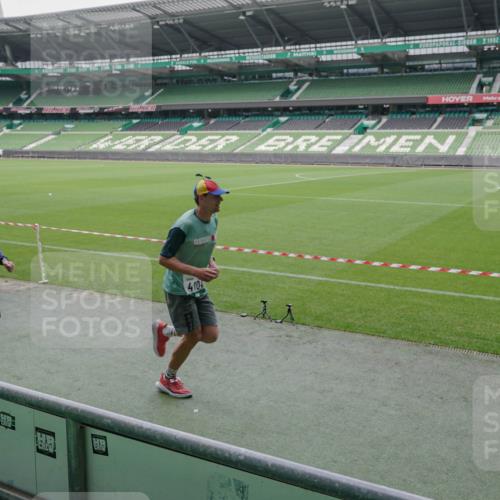 05.10.2025 - 20. swb-Marathon Bremen Michael Burmester http://msf.ph/oto/9274977 05.10.2025 12:51:02 Laufen im Stadion 122, 334, 503, 601, 688, 736, 745, 1025, 1033, 1037, 1044, 1166, 1359, 1450, 1499, 1577, 1689, 1701, 1909, 2059, 2381, 2493, 3267, 3291, 3419, 3608, 3661, 4032, 4104, 4366, 4654, 4962, 5184, 5418, 5551, 5817, 5838, 6066, 6210, 6252, 6401, 6477, 6681, 6775, 7493, 7723, 8083, 8995, 679, 845, 906, 939, 1388, 1707, 2721, 3228, 3259, 3353, 4318, 4367, 4938, 5118, 5389, 5564, 5873, 6216, 6281, 6717, 7826, 7963, 8907 meine-sportfotos.de