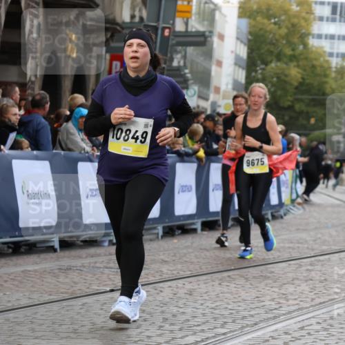 05.10.2025 - 20. swb-Marathon Bremen Strokosch-Dieckow http://msf.ph/oto/9274984 05.10.2025 11:12:01 Ziel 7007, 9420, 9526, 9675, 9726, 9867, 10499, 10815, 10839, 10849, 11215 meine-sportfotos.de