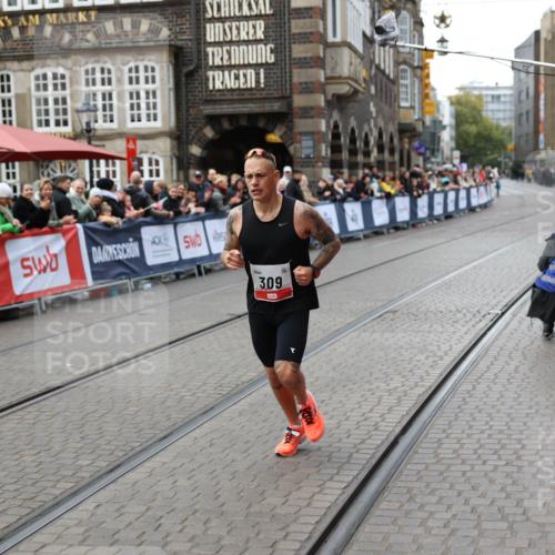 05.10.2025 - 20. swb-Marathon Bremen Yannick Fuchs http://msf.ph/oto/9274985 05.10.2025 12:32:40 Ziel 309 meine-sportfotos.de