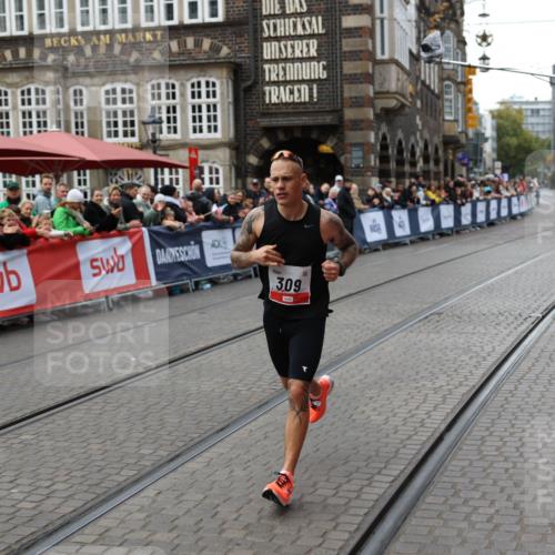05.10.2025 - 20. swb-Marathon Bremen Yannick Fuchs http://msf.ph/oto/9275013 05.10.2025 12:32:40 Ziel 309 meine-sportfotos.de