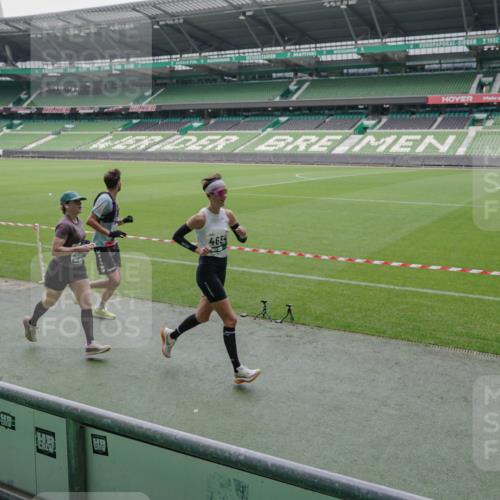 05.10.2025 - 20. swb-Marathon Bremen Michael Burmester http://msf.ph/oto/9275065 05.10.2025 12:51:09 Laufen im Stadion 122, 334, 503, 601, 688, 745, 750, 1033, 1037, 1044, 1064, 1166, 1314, 1450, 1499, 1577, 1689, 1701, 1909, 1911, 2059, 2279, 2350, 2381, 2493, 2526, 3267, 3291, 3419, 3608, 3661, 4032, 4104, 4366, 4654, 4687, 4962, 5184, 5418, 5551, 5817, 5838, 6066, 6210, 6252, 6401, 6477, 6681, 6775, 7493, 7723, 8066, 8083, 8682, 8780, 8995, 679, 736, 906, 1025, 1359, 2721, 3228, 4318, 4938, 5184, 5389, 5564, 5873, 6216, 6717, 7826, 7963, 8907 meine-sportfotos.de