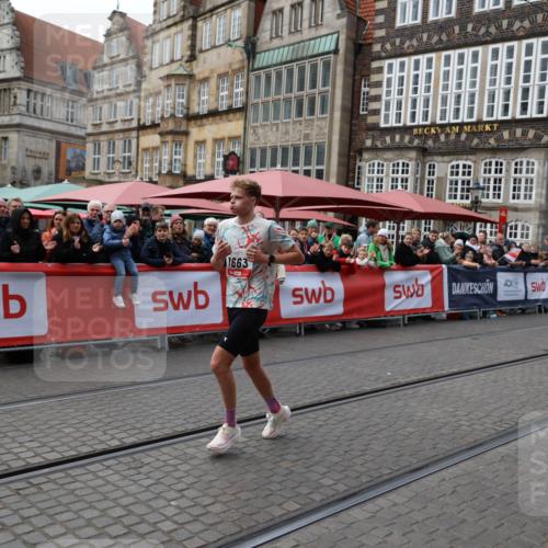 05.10.2025 - 20. swb-Marathon Bremen Yannick Fuchs http://msf.ph/oto/9275070 05.10.2025 12:34:17 Ziel 1663 meine-sportfotos.de