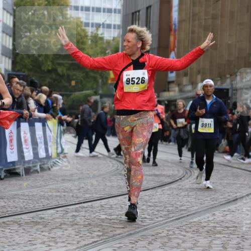 05.10.2025 - 20. swb-Marathon Bremen Strokosch-Dieckow http://msf.ph/oto/9275087 05.10.2025 11:12:02 Ziel 9420, 9526, 9675, 9726, 9867, 10463, 10499, 10815, 10849 meine-sportfotos.de