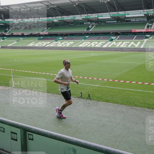 05.10.2025 - 20. swb-Marathon Bremen Michael Burmester http://msf.ph/oto/9275103 05.10.2025 12:51:11 Laufen im Stadion 122, 334, 503, 601, 688, 745, 750, 1033, 1037, 1044, 1064, 1166, 1314, 1450, 1499, 1577, 1689, 1701, 1909, 1911, 2059, 2279, 2350, 2381, 2493, 2526, 3267, 3291, 3419, 3608, 3661, 4032, 4104, 4260, 4366, 4654, 4687, 4962, 5418, 5551, 5817, 5838, 6066, 6210, 6252, 6401, 6477, 6681, 6775, 7493, 7723, 8066, 8083, 8682, 8780, 8995, 679, 736, 906, 1025, 1359, 2381, 2721, 3228, 4938, 5184, 5389, 5418, 5564, 5873, 6717, 7826, 7963, 8907 meine-sportfotos.de