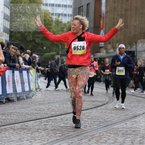 05.10.2025 - 20. swb-Marathon Bremen Strokosch-Dieckow http://msf.ph/oto/9275116 05.10.2025 11:12:02 Ziel 9420, 9526, 9675, 9726, 9867, 10463, 10499, 10815, 10849 meine-sportfotos.de