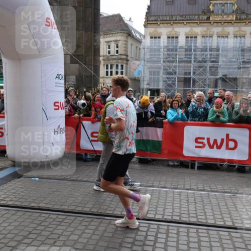 05.10.2025 - 20. swb-Marathon Bremen Yannick Fuchs http://msf.ph/oto/9275118 05.10.2025 12:34:19 Ziel 1663 meine-sportfotos.de