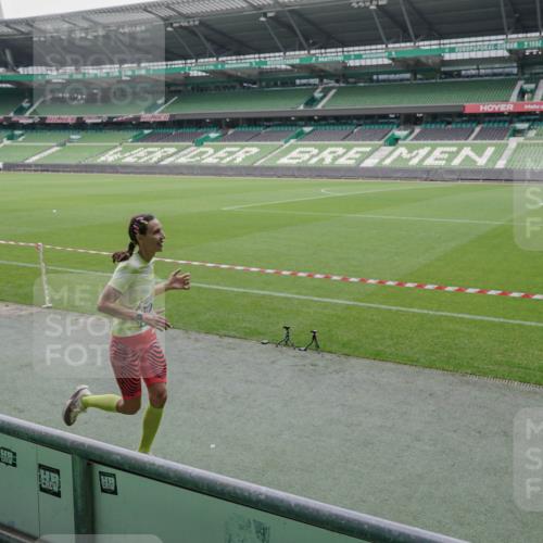 05.10.2025 - 20. swb-Marathon Bremen Michael Burmester http://msf.ph/oto/9275121 05.10.2025 12:51:14 Laufen im Stadion 122, 334, 503, 601, 688, 745, 750, 1033, 1037, 1064, 1166, 1314, 1450, 1499, 1577, 1689, 1701, 1748, 1909, 1911, 2059, 2279, 2350, 2493, 2526, 3267, 3419, 3608, 3661, 4032, 4104, 4260, 4654, 4687, 4962, 5551, 5817, 5838, 5910, 6066, 6210, 6252, 6401, 6477, 6681, 6775, 7713, 7723, 8066, 8083, 8682, 8780, 8995, 679, 736, 906, 1025, 1033, 1044, 1359, 2381, 2721, 3228, 3291, 4366, 4938, 5184, 5389, 5418, 5564, 5873, 6681, 6717, 7493, 7826, 7963, 8907 meine-sportfotos.de
