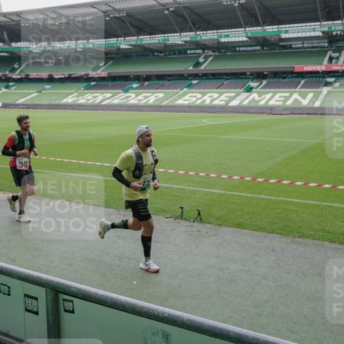 05.10.2025 - 20. swb-Marathon Bremen Michael Burmester http://msf.ph/oto/9275157 05.10.2025 12:51:16 Laufen im Stadion 122, 334, 503, 601, 688, 745, 750, 1037, 1064, 1166, 1314, 1450, 1499, 1577, 1689, 1701, 1748, 1909, 1911, 2059, 2279, 2283, 2350, 2447, 2493, 2526, 3267, 3419, 3608, 3661, 4032, 4104, 4260, 4654, 4687, 4962, 5551, 5817, 5838, 5910, 6066, 6210, 6252, 6401, 6477, 6775, 7713, 7723, 8066, 8083, 8682, 8780, 8995, 679, 736, 906, 1025, 1033, 1044, 1359, 2381, 3228, 3291, 4366, 4938, 5184, 5389, 5418, 5564, 5873, 6681, 6717, 7493, 7826 meine-sportfotos.de