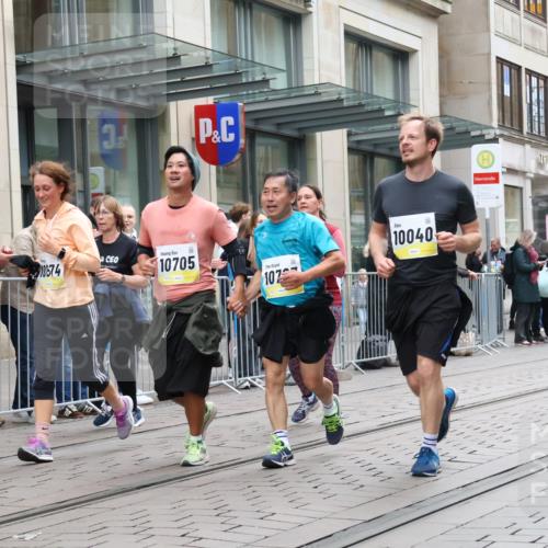 05.10.2025 - 20. swb-Marathon Bremen Strokosch-Dieckow http://msf.ph/oto/9275161 05.10.2025 11:13:18 Ziel 9242, 9899, 10040, 10273, 10364, 10433, 10574, 10705, 10707, 10957, 11060, 11068, 11117, 11264, 11367, 11385, 9242, 9899, 10040, 10273, 10364, 10433, 10574, 10705, 10707, 10957, 11060, 11068, 11117, 11264, 11367, 11385 meine-sportfotos.de