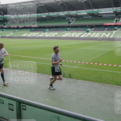 05.10.2025 - 20. swb-Marathon Bremen Michael Burmester http://msf.ph/oto/9275196 05.10.2025 12:51:18 Laufen im Stadion 122, 334, 503, 601, 688, 745, 750, 1037, 1064, 1120, 1166, 1314, 1450, 1499, 1577, 1689, 1701, 1748, 1909, 1911, 2059, 2279, 2283, 2350, 2447, 2493, 2526, 3267, 3419, 3608, 3661, 4032, 4104, 4260, 4654, 4687, 4962, 5551, 5817, 5838, 5910, 6066, 6210, 6252, 6401, 6477, 6775, 7713, 7723, 8066, 8083, 8682, 8740, 8780, 8995, 736, 906, 1025, 1033, 1044, 1359, 2381, 3228, 3291, 4366, 5184, 5389, 5418, 5564, 5873, 6681, 6717, 7493 meine-sportfotos.de