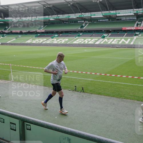 05.10.2025 - 20. swb-Marathon Bremen Michael Burmester http://msf.ph/oto/9275214 05.10.2025 12:51:19 Laufen im Stadion 122, 334, 503, 601, 688, 745, 750, 1037, 1064, 1120, 1166, 1314, 1450, 1499, 1577, 1689, 1701, 1748, 1909, 1911, 2059, 2279, 2283, 2350, 2447, 2493, 2526, 3267, 3419, 3608, 3661, 4032, 4104, 4260, 4654, 4687, 4962, 5551, 5817, 5838, 5910, 6066, 6210, 6252, 6401, 6477, 6775, 7713, 7723, 8066, 8083, 8682, 8740, 8780, 8995, 736, 1025, 1033, 1044, 1359, 2381, 3228, 3291, 4366, 5184, 5418, 5564, 6681, 6717, 7493 meine-sportfotos.de