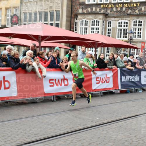 05.10.2025 - 20. swb-Marathon Bremen Yannick Fuchs http://msf.ph/oto/9275229 05.10.2025 12:34:24 Ziel 888, 1663 meine-sportfotos.de