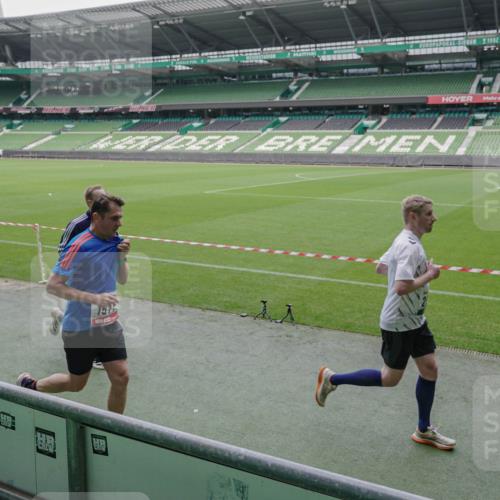 05.10.2025 - 20. swb-Marathon Bremen Michael Burmester http://msf.ph/oto/9275233 05.10.2025 12:51:19 Laufen im Stadion 122, 334, 503, 601, 688, 745, 750, 1037, 1064, 1120, 1166, 1314, 1450, 1499, 1577, 1689, 1701, 1748, 1909, 1911, 2059, 2279, 2283, 2350, 2447, 2493, 2526, 3267, 3419, 3608, 3661, 4032, 4104, 4260, 4654, 4687, 4962, 5551, 5817, 5838, 5910, 6066, 6210, 6252, 6401, 6477, 6775, 7713, 7723, 8066, 8083, 8682, 8740, 8780, 8995, 736, 1025, 1033, 1044, 1359, 2381, 3228, 3291, 4366, 5184, 5418, 5564, 6681, 6717, 7493 meine-sportfotos.de
