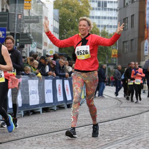 05.10.2025 - 20. swb-Marathon Bremen Strokosch-Dieckow http://msf.ph/oto/9275268 05.10.2025 11:12:03 Ziel 9526, 9675, 9726, 9867, 10463, 10499, 10849 meine-sportfotos.de