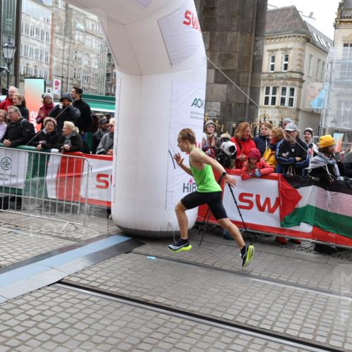 05.10.2025 - 20. swb-Marathon Bremen Yannick Fuchs http://msf.ph/oto/9275286 05.10.2025 12:34:27 Ziel 888 meine-sportfotos.de