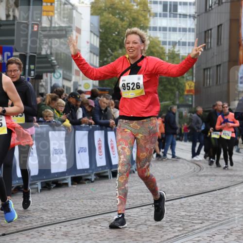 05.10.2025 - 20. swb-Marathon Bremen Strokosch-Dieckow http://msf.ph/oto/9275291 05.10.2025 11:12:03 Ziel 9526, 9675, 9726, 9867, 10463, 10499, 10849 meine-sportfotos.de