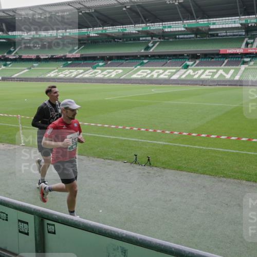 05.10.2025 - 20. swb-Marathon Bremen Michael Burmester http://msf.ph/oto/9275294 05.10.2025 12:51:24 Laufen im Stadion 334, 503, 601, 750, 754, 914, 1037, 1064, 1120, 1314, 1450, 1499, 1577, 1689, 1701, 1748, 1909, 1911, 2059, 2279, 2283, 2350, 2447, 2493, 2526, 3267, 3419, 3608, 3661, 4032, 4104, 4260, 4652, 4654, 4687, 5551, 5817, 5838, 5847, 5910, 6066, 6210, 6252, 6401, 6477, 6773, 6775, 7713, 7723, 8066, 8083, 8682, 8740, 8780, 8995, 122, 688, 736, 745, 1025, 1033, 1044, 1166, 1359, 2381, 3291, 4366, 4962, 5184, 5418, 6681, 7493 meine-sportfotos.de