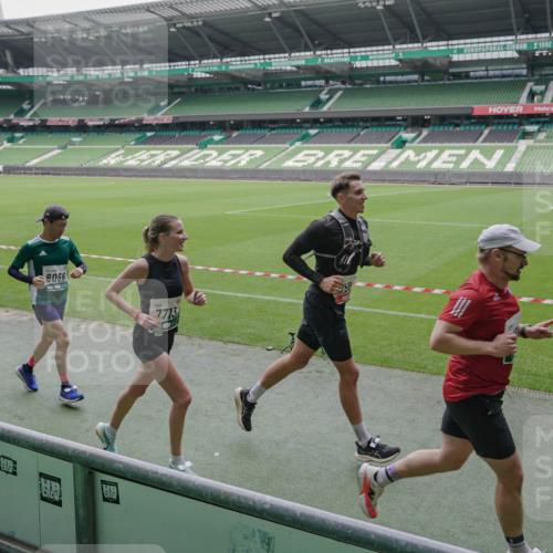 05.10.2025 - 20. swb-Marathon Bremen Michael Burmester http://msf.ph/oto/9275311 05.10.2025 12:51:24 Laufen im Stadion 334, 503, 601, 750, 754, 914, 1037, 1064, 1120, 1314, 1450, 1499, 1577, 1689, 1701, 1748, 1909, 1911, 2059, 2279, 2283, 2350, 2447, 2493, 2526, 3267, 3419, 3608, 3661, 4032, 4104, 4260, 4652, 4654, 4687, 5551, 5817, 5838, 5847, 5910, 6066, 6210, 6252, 6401, 6477, 6773, 6775, 7713, 7723, 8066, 8083, 8682, 8740, 8780, 8995, 122, 688, 736, 745, 1025, 1033, 1044, 1166, 1359, 2381, 3291, 4366, 4962, 5184, 5418, 6681, 7493 meine-sportfotos.de