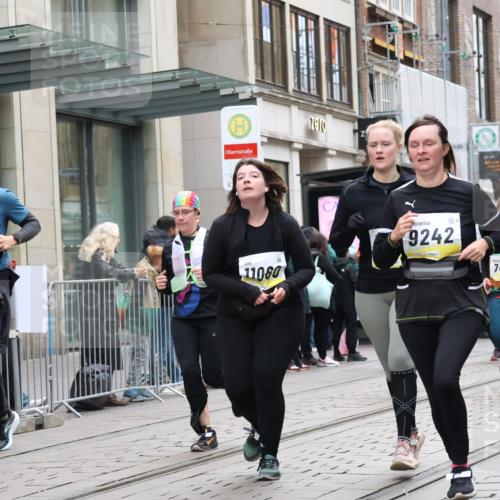 05.10.2025 - 20. swb-Marathon Bremen Strokosch-Dieckow http://msf.ph/oto/9275312 05.10.2025 11:13:25 Ziel 7014, 7410, 9242, 9667, 9899, 9946, 10040, 10364, 10433, 10574, 10671, 10705, 10707, 10756, 10842, 10957, 11060, 11068, 11264, 11385, 11652, 11653, 7014, 7410, 9242, 9667, 9899, 9946, 10040, 10364, 10433, 10574, 10671, 10705, 10707, 10756, 10842, 10957, 11060, 11068, 11264, 11385, 11652, 11653 meine-sportfotos.de