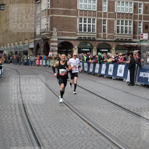 05.10.2025 - 20. swb-Marathon Bremen Yannick Fuchs http://msf.ph/oto/9275317 05.10.2025 12:35:29 Ziel 1994 meine-sportfotos.de
