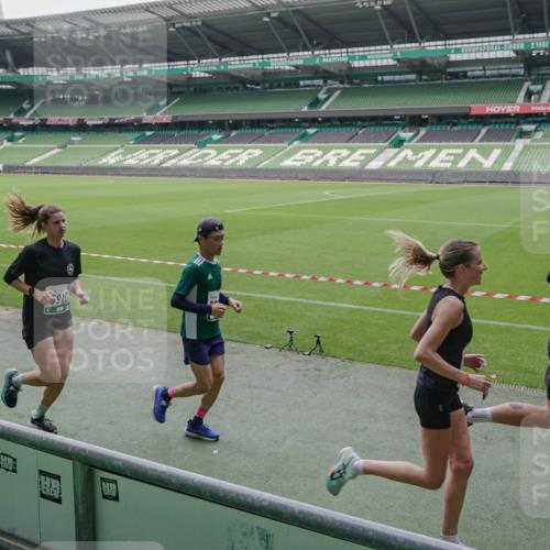 05.10.2025 - 20. swb-Marathon Bremen Michael Burmester http://msf.ph/oto/9275328 05.10.2025 12:51:25 Laufen im Stadion 334, 503, 601, 750, 754, 914, 1037, 1064, 1120, 1314, 1450, 1499, 1577, 1689, 1701, 1748, 1909, 1911, 1926, 2059, 2279, 2283, 2350, 2447, 2493, 2526, 3267, 3419, 3608, 3661, 4032, 4104, 4260, 4652, 4654, 4687, 5551, 5817, 5838, 5847, 5910, 6066, 6210, 6252, 6401, 6477, 6773, 6775, 7713, 7723, 8066, 8083, 8682, 8740, 8780, 8995, 122, 688, 745, 1033, 1044, 1166, 1359, 2381, 3291, 4366, 4962, 5184, 5418, 6681, 7493 meine-sportfotos.de