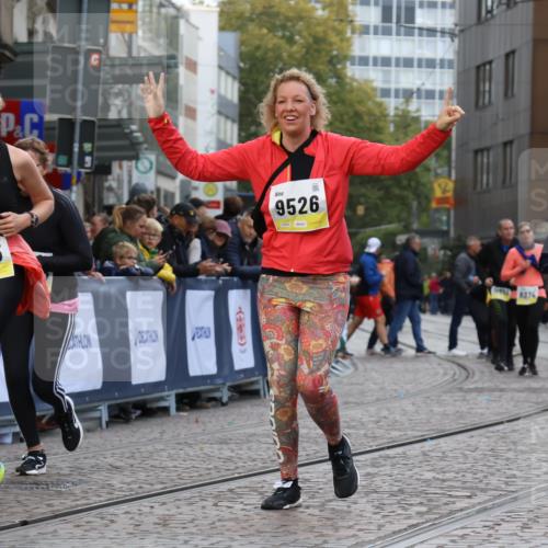 05.10.2025 - 20. swb-Marathon Bremen Strokosch-Dieckow http://msf.ph/oto/9275340 05.10.2025 11:12:03 Ziel 9526, 9675, 9726, 9867, 10463, 10499, 10849 meine-sportfotos.de