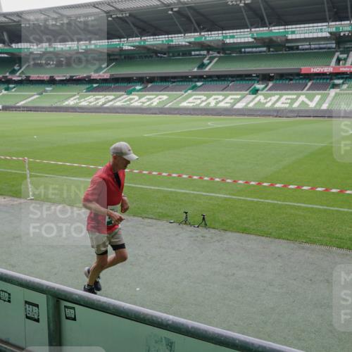 05.10.2025 - 20. swb-Marathon Bremen Michael Burmester http://msf.ph/oto/9275356 05.10.2025 12:51:30 Laufen im Stadion 334, 503, 601, 750, 754, 914, 1037, 1064, 1120, 1314, 1499, 1577, 1689, 1701, 1748, 1909, 1911, 1926, 2059, 2279, 2283, 2350, 2447, 2493, 2526, 3267, 3419, 3608, 3661, 4032, 4104, 4260, 4652, 4654, 4687, 4781, 5551, 5817, 5838, 5847, 5910, 6066, 6210, 6401, 6477, 6773, 6775, 7713, 7723, 8066, 8083, 8682, 8740, 8780, 8995, 122, 688, 745, 1033, 1044, 1166, 1450, 2381, 3291, 4366, 4962, 5418, 6252, 6681, 7493, 8995 meine-sportfotos.de