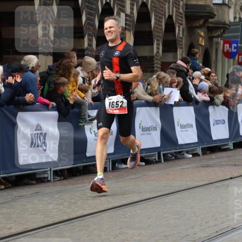 05.10.2025 - 20. swb-Marathon Bremen Strokosch-Dieckow http://msf.ph/oto/9275375 05.10.2025 13:04:08 Ziel 706, 1652, 2068, 2482, 2656, 4848, 7900, 8013 meine-sportfotos.de