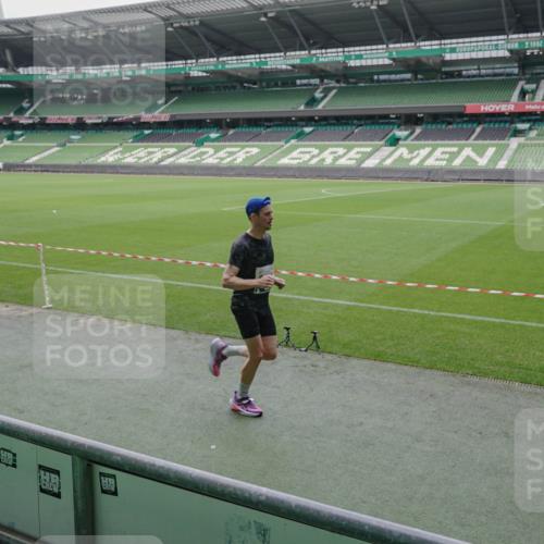 05.10.2025 - 20. swb-Marathon Bremen Michael Burmester http://msf.ph/oto/9275389 05.10.2025 12:51:35 Laufen im Stadion 334, 503, 601, 750, 754, 914, 1037, 1064, 1120, 1314, 1499, 1577, 1689, 1701, 1748, 1909, 1911, 1926, 2279, 2283, 2350, 2447, 2493, 2526, 3178, 3267, 3419, 3608, 3661, 4032, 4104, 4260, 4652, 4654, 4687, 4781, 5108, 5551, 5817, 5838, 5847, 5910, 6066, 6210, 6401, 6477, 6773, 6775, 7713, 7723, 8066, 8083, 8682, 8740, 8780, 122, 688, 745, 1166, 1450, 2059, 4962, 6252, 8995 meine-sportfotos.de
