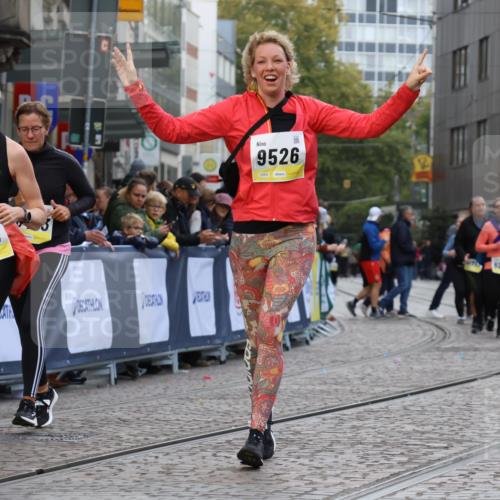 05.10.2025 - 20. swb-Marathon Bremen Strokosch-Dieckow http://msf.ph/oto/9275422 05.10.2025 11:12:03 Ziel 9526, 9675, 9726, 9867, 10463, 10499, 10849 meine-sportfotos.de