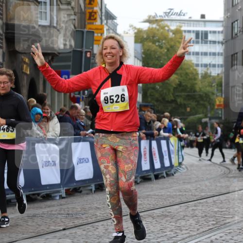 05.10.2025 - 20. swb-Marathon Bremen Strokosch-Dieckow http://msf.ph/oto/9275443 05.10.2025 11:12:05 Ziel 9526, 9675, 9726, 9867, 10463, 10499, 10849 meine-sportfotos.de