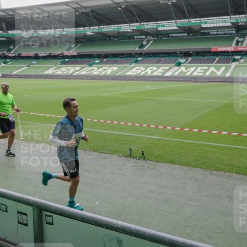 05.10.2025 - 20. swb-Marathon Bremen Michael Burmester http://msf.ph/oto/9275449 05.10.2025 12:51:51 Laufen im Stadion 503, 750, 754, 914, 1029, 1064, 1120, 1314, 1499, 1550, 1577, 1701, 1748, 1911, 1926, 2279, 2283, 2350, 2447, 2493, 2526, 3178, 4260, 4652, 4654, 4687, 4781, 5068, 5108, 5416, 5847, 5910, 6066, 6210, 6367, 6773, 6775, 7031, 7293, 7313, 7419, 7713, 7723, 8066, 8534, 8558, 8682, 8740, 8780, 334, 503, 601, 1037, 1689, 1909, 2059, 3267, 3419, 3608, 3661, 4032, 4104, 5551, 5817, 5838, 6401, 6477, 8083 meine-sportfotos.de