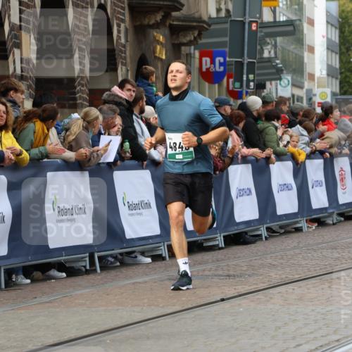 05.10.2025 - 20. swb-Marathon Bremen Strokosch-Dieckow http://msf.ph/oto/9275464 05.10.2025 13:04:10 Ziel 329, 706, 1652, 2068, 2482, 2656, 4848, 7900 meine-sportfotos.de