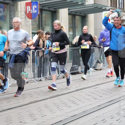 05.10.2025 - 20. swb-Marathon Bremen Strokosch-Dieckow http://msf.ph/oto/9275465 05.10.2025 11:13:31 Ziel 7014, 7410, 9012, 9242, 9342, 9631, 9667, 9899, 9946, 10000, 10036, 10040, 10364, 10512, 10574, 10671, 10705, 10707, 10721, 10756, 10842, 10957, 11060, 11068, 11264, 11385, 11541, 11548, 11652, 11653, 7014, 7410, 9012, 9242, 9342, 9631, 9667, 9899, 9946, 10000, 10036, 10040, 10364, 10512, 10574, 10671, 10705, 10707, 10721, 10756, 10842, 10957, 11060, 11068, 11264, 11385, 11541, 11548, 11652, 11653 meine-sportfotos.de