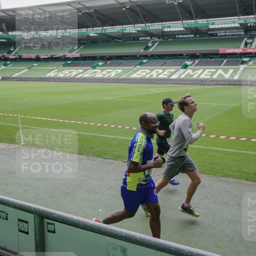 05.10.2025 - 20. swb-Marathon Bremen Michael Burmester http://msf.ph/oto/9275470 05.10.2025 12:51:53 Laufen im Stadion 750, 754, 914, 1029, 1064, 1120, 1314, 1499, 1550, 1577, 1701, 1748, 1911, 1926, 2279, 2283, 2350, 2447, 2493, 2526, 3041, 3178, 3626, 4260, 4652, 4654, 4687, 4781, 5068, 5108, 5416, 5847, 5910, 6066, 6210, 6367, 6773, 6775, 7012, 7031, 7293, 7313, 7419, 7713, 7723, 8066, 8534, 8558, 8682, 8740, 8780, 334, 503, 601, 1037, 1689, 1909, 3267, 3419, 3608, 3661, 4032, 4104, 5551, 5817, 5838, 6401, 6477, 8083 meine-sportfotos.de