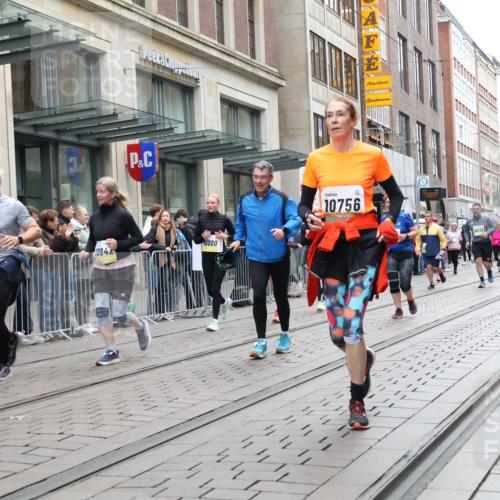 05.10.2025 - 20. swb-Marathon Bremen Strokosch-Dieckow http://msf.ph/oto/9275489 05.10.2025 11:13:32 Ziel 7014, 7410, 9012, 9242, 9342, 9631, 9667, 9899, 9946, 10000, 10036, 10040, 10364, 10512, 10574, 10671, 10705, 10707, 10721, 10756, 10842, 10957, 11060, 11068, 11264, 11385, 11541, 11548, 11652, 11653, 7014, 7410, 9012, 9242, 9342, 9631, 9667, 9899, 9946, 10000, 10036, 10040, 10364, 10512, 10574, 10671, 10705, 10707, 10721, 10756, 10842, 10957, 11060, 11068, 11264, 11385, 11541, 11548, 11652, 11653 meine-sportfotos.de