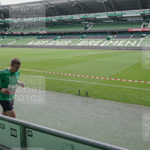 05.10.2025 - 20. swb-Marathon Bremen Michael Burmester http://msf.ph/oto/9275492 05.10.2025 12:51:57 Laufen im Stadion 750, 754, 914, 1029, 1064, 1120, 1314, 1550, 1577, 1701, 1748, 1911, 1926, 2279, 2283, 2350, 2447, 2526, 2595, 3033, 3041, 3178, 3626, 4260, 4652, 4687, 4781, 5068, 5108, 5416, 5847, 5910, 6210, 6367, 6773, 6775, 7012, 7031, 7293, 7313, 7419, 7713, 7723, 8066, 8218, 8534, 8558, 8682, 8701, 8740, 8780, 9115, 334, 503, 601, 1037, 1499, 1689, 1909, 2493, 3267, 3419, 3608, 3661, 4032, 4104, 4654, 5551, 5817, 5838, 6066, 6401, 6477, 8083 meine-sportfotos.de