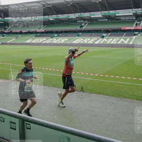 05.10.2025 - 20. swb-Marathon Bremen Michael Burmester http://msf.ph/oto/9275501 05.10.2025 12:52:03 Laufen im Stadion 750, 754, 914, 1029, 1064, 1120, 1314, 1550, 1552, 1748, 1911, 1926, 2279, 2283, 2350, 2447, 2526, 2595, 3033, 3041, 3178, 3626, 4260, 4652, 4687, 4781, 5068, 5108, 5416, 5459, 5675, 5847, 5910, 6367, 6773, 7012, 7031, 7293, 7313, 7419, 7713, 8066, 8218, 8534, 8558, 8682, 8701, 8740, 8780, 9115, 503, 1499, 1577, 1701, 1909, 2493, 2526, 3267, 3661, 4032, 4104, 4654, 5551, 6066, 6210, 6775, 7723, 8083 meine-sportfotos.de