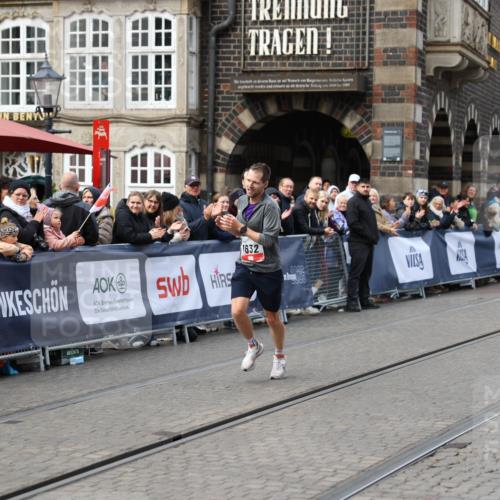 05.10.2025 - 20. swb-Marathon Bremen Yannick Fuchs http://msf.ph/oto/9275518 05.10.2025 12:36:36 Ziel 1632 meine-sportfotos.de