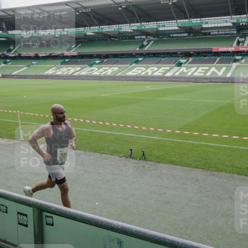 05.10.2025 - 20. swb-Marathon Bremen Michael Burmester http://msf.ph/oto/9275519 05.10.2025 12:52:05 Laufen im Stadion 750, 754, 914, 1029, 1120, 1314, 1550, 1552, 1748, 1911, 1926, 2279, 2283, 2447, 2595, 3033, 3041, 3178, 3626, 4260, 4362, 4652, 4687, 4781, 5068, 5108, 5416, 5459, 5675, 5847, 5910, 6367, 6773, 7012, 7031, 7293, 7313, 7419, 7713, 8066, 8218, 8534, 8558, 8682, 8701, 8740, 8780, 9115, 503, 750, 1064, 1499, 1577, 1701, 1909, 2279, 2350, 2493, 2526, 3267, 3661, 4104, 4654, 5551, 6066, 6210, 6775, 7723, 8682 meine-sportfotos.de
