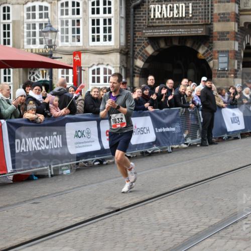 05.10.2025 - 20. swb-Marathon Bremen Yannick Fuchs http://msf.ph/oto/9275542 05.10.2025 12:36:37 Ziel 1632 meine-sportfotos.de