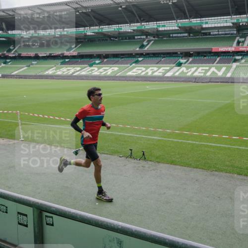 05.10.2025 - 20. swb-Marathon Bremen Michael Burmester http://msf.ph/oto/9275563 05.10.2025 12:52:17 Laufen im Stadion 615, 754, 793, 914, 1029, 1120, 1298, 1550, 1552, 1926, 2595, 3033, 3041, 3178, 3626, 4362, 4652, 4781, 4914, 5068, 5108, 5416, 5447, 5459, 5561, 5675, 5847, 6367, 6630, 6773, 7012, 7031, 7277, 7293, 7313, 7416, 7419, 7634, 7773, 8218, 8534, 8558, 8580, 8701, 8740, 8921, 9115, 10338, 750, 1064, 1314, 1577, 1701, 1748, 1911, 2279, 2283, 2350, 2447, 2526, 4260, 4687, 5910, 6210, 6775, 7713, 7723, 8066, 8682, 8740, 8780 meine-sportfotos.de