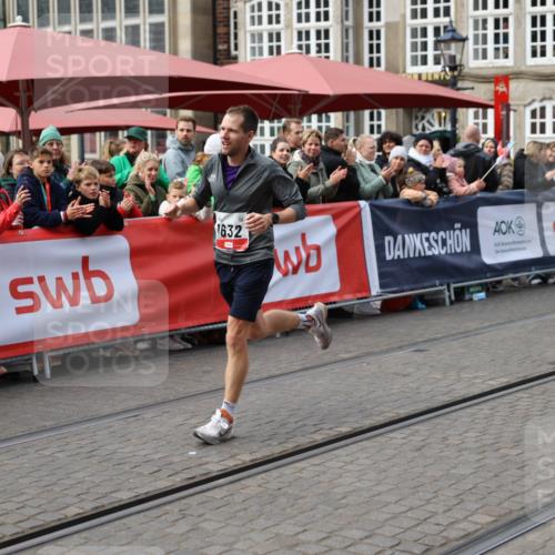 05.10.2025 - 20. swb-Marathon Bremen Yannick Fuchs http://msf.ph/oto/9275599 05.10.2025 12:36:38 Ziel 1632 meine-sportfotos.de