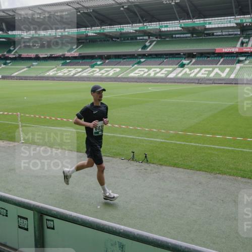 05.10.2025 - 20. swb-Marathon Bremen Michael Burmester http://msf.ph/oto/9275606 05.10.2025 12:52:27 Laufen im Stadion 550, 590, 615, 793, 1029, 1298, 1431, 1550, 1552, 2595, 3033, 3041, 3178, 3626, 4362, 4781, 4805, 4914, 4935, 5068, 5108, 5416, 5447, 5459, 5561, 5675, 6367, 6630, 6677, 7012, 7031, 7277, 7293, 7313, 7416, 7419, 7634, 7773, 7975, 8218, 8297, 8349, 8534, 8558, 8580, 8701, 8921, 9115, 10338, 754, 914, 1120, 1314, 1748, 1926, 2283, 2447, 4260, 4652, 4687, 4781, 5847, 5910, 6773, 7713, 8066, 8740, 8780 meine-sportfotos.de