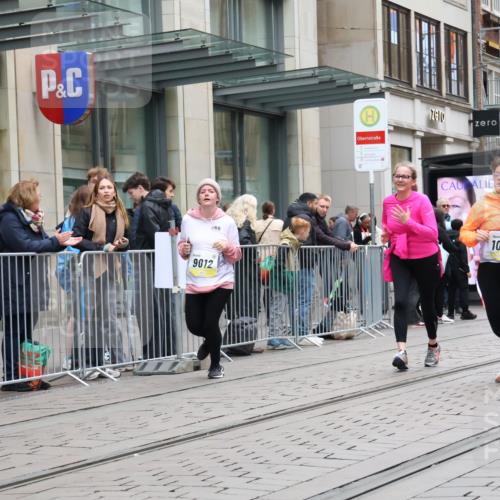 05.10.2025 - 20. swb-Marathon Bremen Strokosch-Dieckow http://msf.ph/oto/9275615 05.10.2025 11:13:39 Ziel 7014, 7410, 9012, 9342, 9380, 9631, 9667, 9946, 10000, 10036, 10491, 10512, 10671, 10721, 10756, 10842, 11036, 11541, 11548, 11652, 11653, 7014, 7410, 9012, 9342, 9380, 9631, 9667, 9946, 10000, 10036, 10491, 10512, 10671, 10721, 10756, 10842, 11036, 11541, 11548, 11652, 11653 meine-sportfotos.de