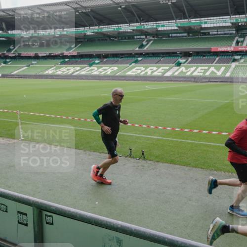 05.10.2025 - 20. swb-Marathon Bremen Michael Burmester http://msf.ph/oto/9275624 05.10.2025 12:52:30 Laufen im Stadion 550, 590, 615, 793, 1029, 1298, 1431, 1550, 1552, 1600, 2595, 3033, 3041, 3178, 3626, 4218, 4362, 4746, 4805, 4914, 4935, 5068, 5108, 5416, 5447, 5459, 5561, 5675, 6367, 6630, 6677, 7012, 7031, 7277, 7293, 7313, 7416, 7419, 7634, 7773, 7975, 8218, 8297, 8349, 8431, 8534, 8558, 8580, 8701, 8921, 9115, 10338, 754, 914, 1120, 1748, 1926, 2283, 2447, 4260, 4652, 4781, 5847, 5910, 6773, 7713, 8740 meine-sportfotos.de