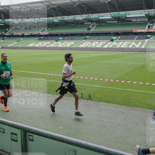 05.10.2025 - 20. swb-Marathon Bremen Michael Burmester http://msf.ph/oto/9275652 05.10.2025 12:52:33 Laufen im Stadion 550, 590, 615, 793, 1029, 1298, 1431, 1550, 1552, 1600, 2595, 3033, 3041, 3178, 3626, 4218, 4362, 4746, 4805, 4914, 4935, 5068, 5108, 5416, 5447, 5459, 5561, 5675, 5866, 6367, 6630, 6677, 7012, 7031, 7277, 7293, 7313, 7416, 7419, 7634, 7773, 7975, 8218, 8297, 8349, 8431, 8534, 8558, 8580, 8701, 8921, 9115, 10338, 754, 914, 1120, 1748, 1926, 2283, 2447, 4652, 4781, 5847, 5910, 6773, 8740 meine-sportfotos.de