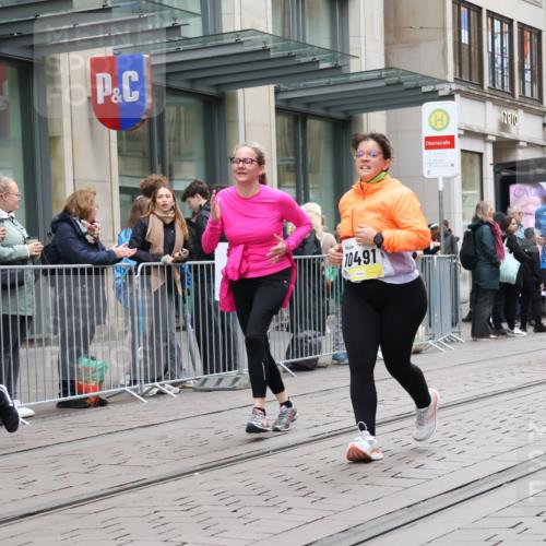 05.10.2025 - 20. swb-Marathon Bremen Strokosch-Dieckow http://msf.ph/oto/9275670 05.10.2025 11:13:41 Ziel 7014, 7410, 9012, 9342, 9380, 9631, 9667, 9946, 10000, 10036, 10491, 10512, 10671, 10721, 10756, 10842, 11036, 11541, 11548, 11652, 11653, 7014, 7410, 9012, 9342, 9380, 9631, 9667, 9946, 10000, 10036, 10491, 10512, 10671, 10721, 10756, 10842, 11036, 11541, 11548, 11652, 11653 meine-sportfotos.de